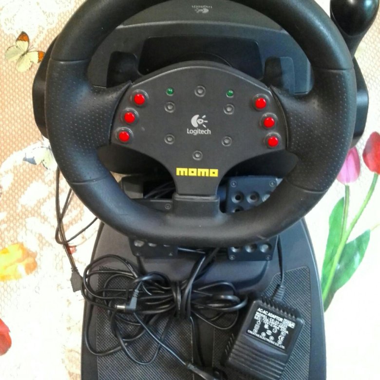 Руль момо рейсинг. Руль Логитек Momo Racing. Logitech Momo Racing Force feedback Wheel. Momo Racing Logitech Racing. Logitech Momo Racing комплектация.