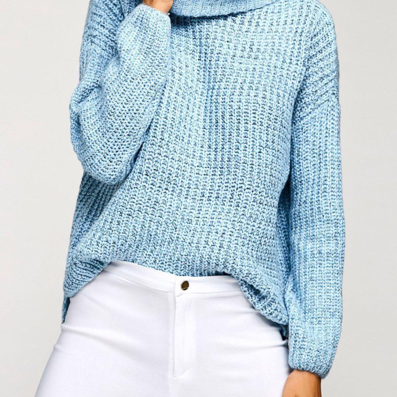 Вязаный женский свитер с горлом с фото