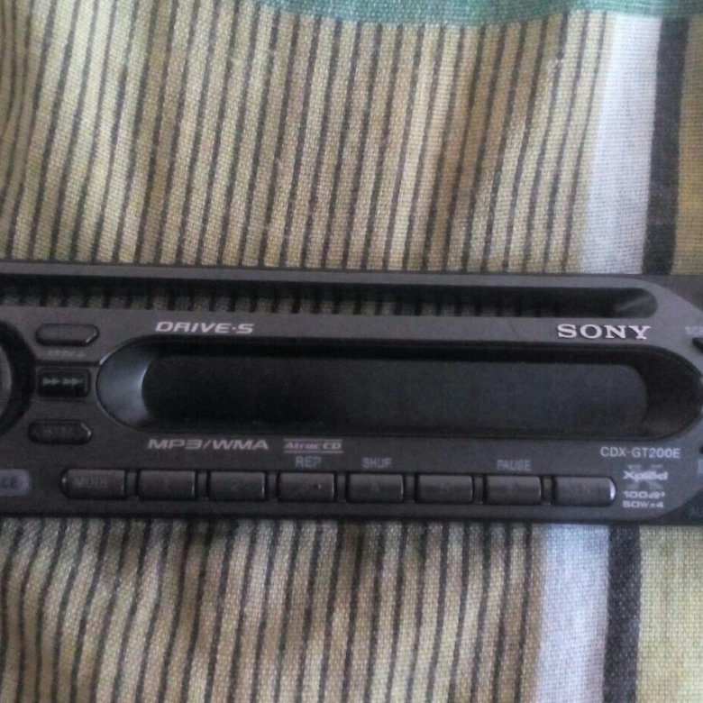 Панель для автомагнитолы. Панель автомагнитолы сони. Старый магнитола Sony в фиате.