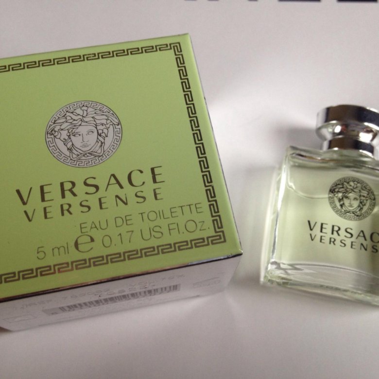 Versace versense купить. Versace Versense 5 ml. Versace миниатюра Versense туалетная вода 5 мл. Версаче версенс кроссовки. Версаче версенс оригинал срок годности.