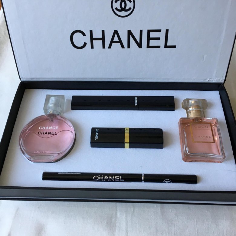 Коробочки шанель. Коробка Шанель. Коробочка Chanel. Коробки от Chanel. Бокс от Chanel.