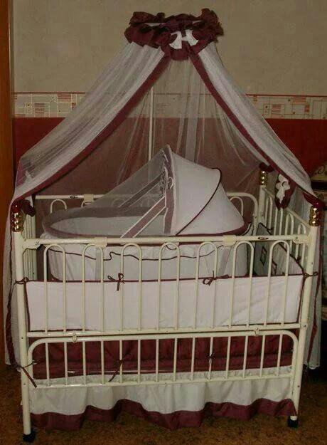 Детская кроватка железная с люлькой и балдахином фото