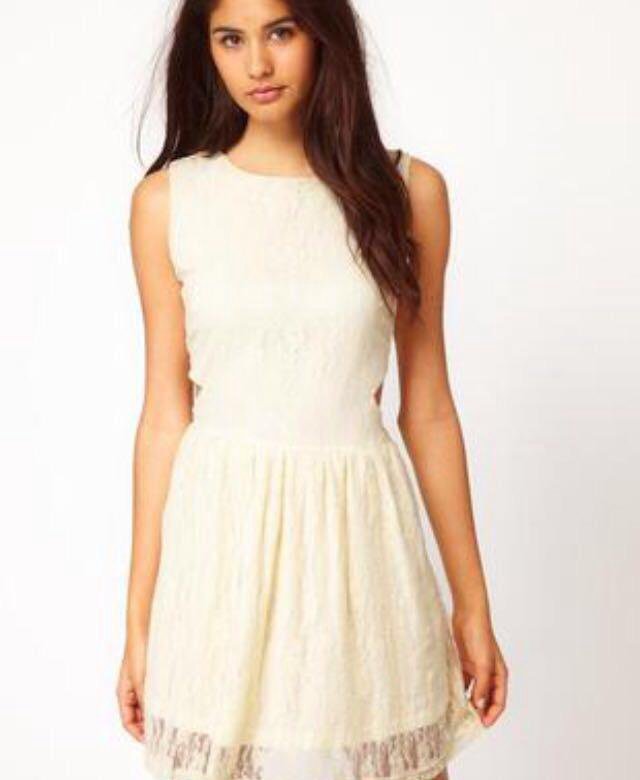 белое платье hm. платье белое без рисунка. платье hm conscious белое. белые платья h m. кружевное платье h&m.