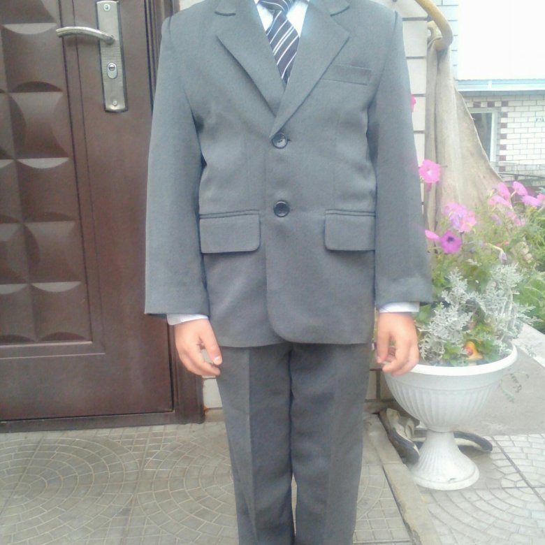 Образец объявления на продажу костюмов. Синар костюм мужской. Мужской костюм черничного цвета. Костюм б у шоколадный. Смешные объявления.