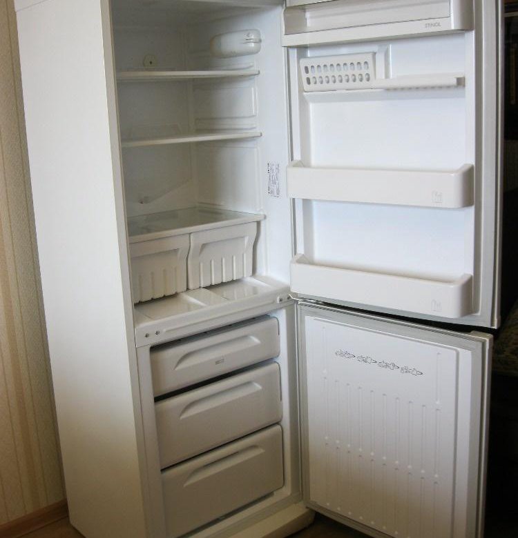 Холодильники 2000 год. Холодильник Стинол 101. Холодильник Стинол 101 двухкамерный. Холодильник Stinol 107. Холодильник Стинол 102 двухкамерный.