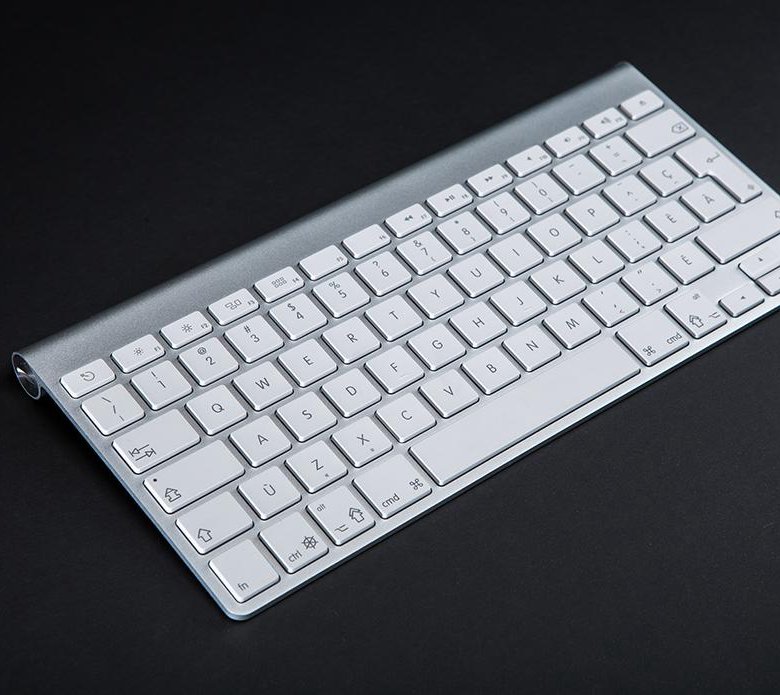 Клавиатура magic. Apple Magic Keyboard. Apple Keyboard 2007. Клавиатура Apple Magic Keyboard. Мэджик кейборд.