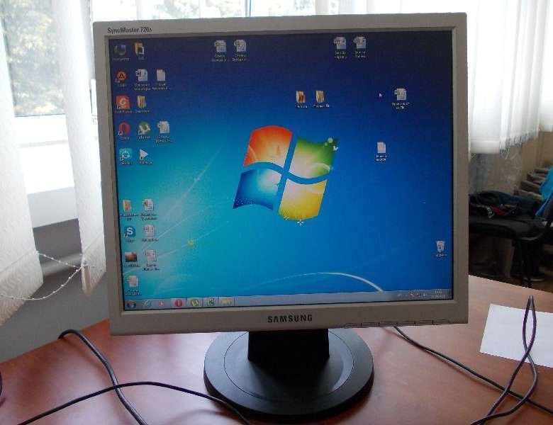 Пк самсунг. Монитор Samsung sm640n. Samsung 720n. Монитор LCD 17 Samsung 720n 2006. Старый монитор Samsung 720n.