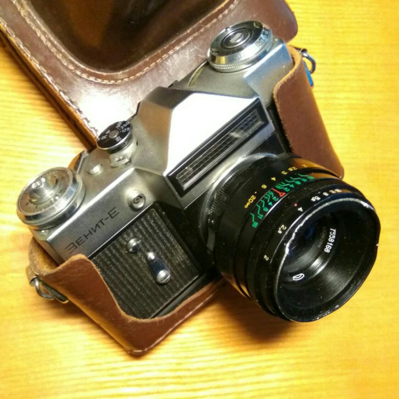 Фотоаппарат зенит е. Зенит80-е. Zenit e фотоаппарат. Зенит е Москва 80. Зенит фотоаппараты 80 годов.