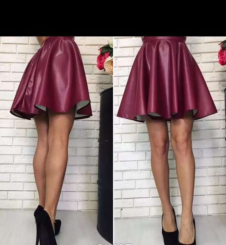 Бордовая юбка из экокожи с чем носить