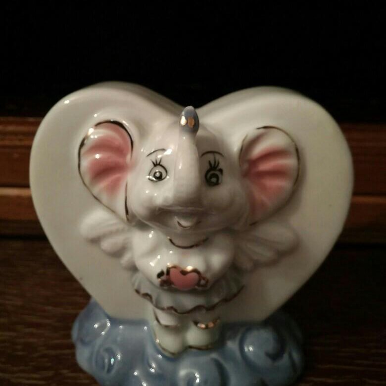 Копилка на мечту. Копилка дракон. Дракончик статуэтка. Драконы из мыла фототрехглавые. Копилка дракон.