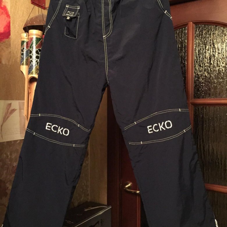 шуршащие штаны. плащевые штаны женские зимние. штаны шуршат. шуршащие штаны. синтепоновые зимние штаны.