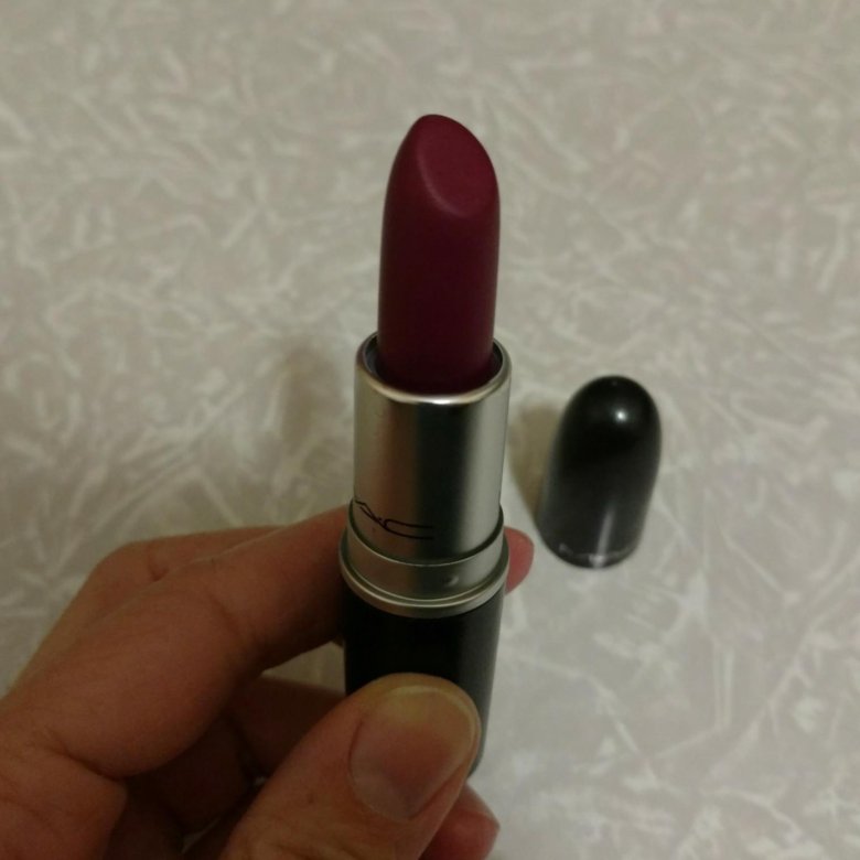 Копии мак. Mac Matte Rebel a24. Mac Matte Rebel a24 в Красном футляре.