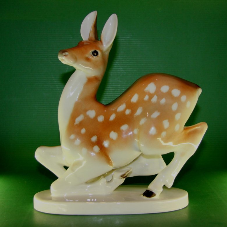 статуэтка олень фарфор германия. фарфоровый олень. статуэтка олененок белый ссср лфз. фарфор олененок гжель. фарфоровый олень.