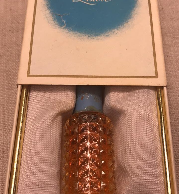 Духи дзинтарс 80-х жизель. Рижские духи 80-х дзинтарс. Духи жизель рижские. Духи дзинтарс 80-х жизель. Дзинтарс жизель.