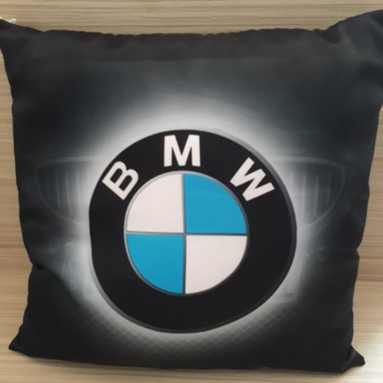 Продам подушку. Подушка BMW. Подушка БМВ В машину. Подушка с логотипом БМВ. Подушка БМВ круглая.