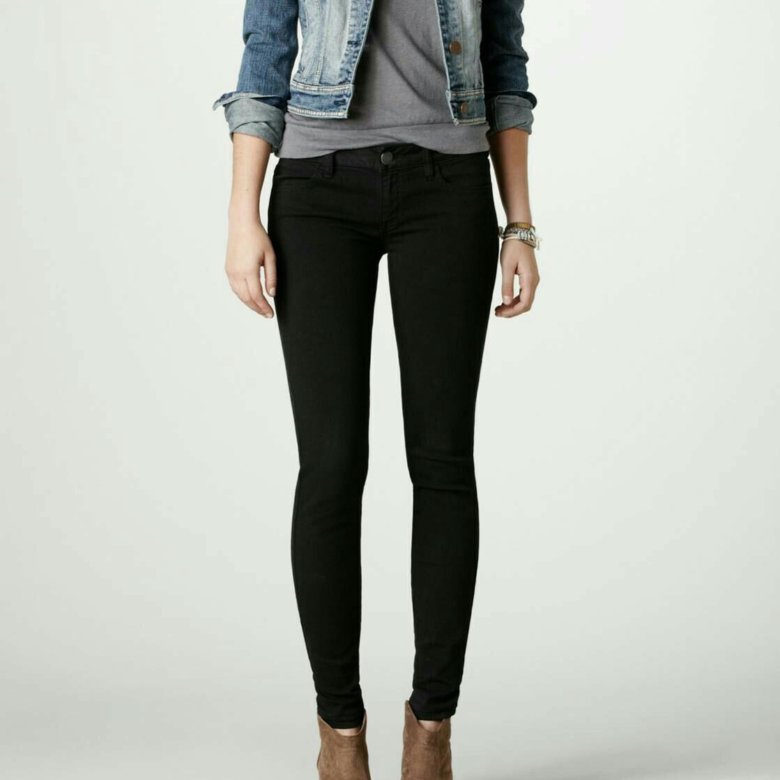 Черные джинсы на девушке