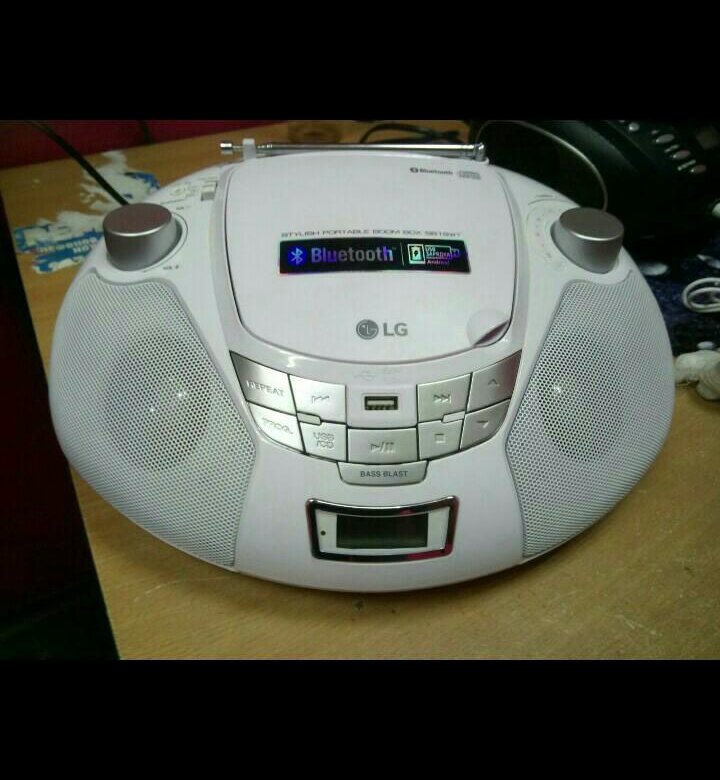 Магнитофоны 2017 года. Hyundai h pcd140. Магнитола philips az3831/12. Магнитофоны 2017 года. Магнитофон elenberg cd-116.