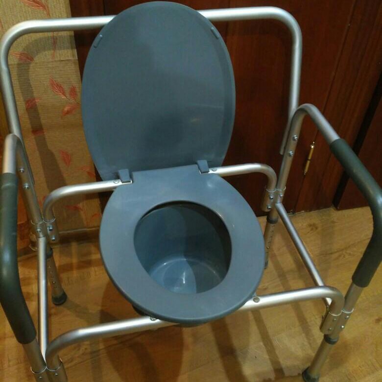 Инвалиды кресло авито. MNF 08.2018 кресло туалет. Стул-туалет для пожилых людей. Кресло-туалет для пожилых людей. Кресло-унитаз для престарелых.