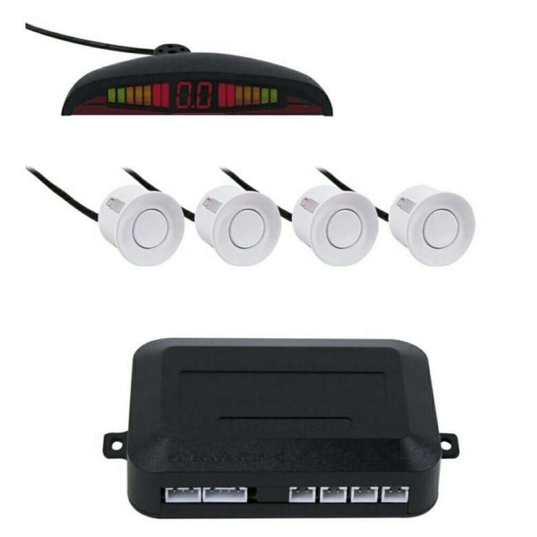 Автомобильные парковочные радары. Парктроник с датчиком на серебристом бампере. Парктроник challenger. Парктроник 2018. Парктроник avs ps-128u a78014s.