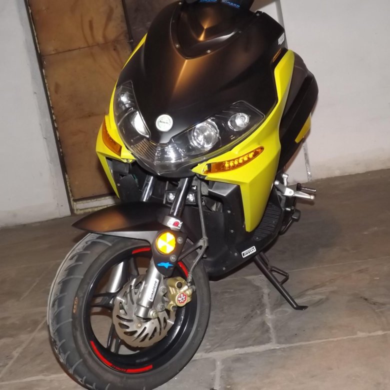 Стелс арроу бенелли 100. Benelli arrow 100. Скутер стелс бенелли 100. Стелс бенелли 100. Двухтактный скутер стелс.