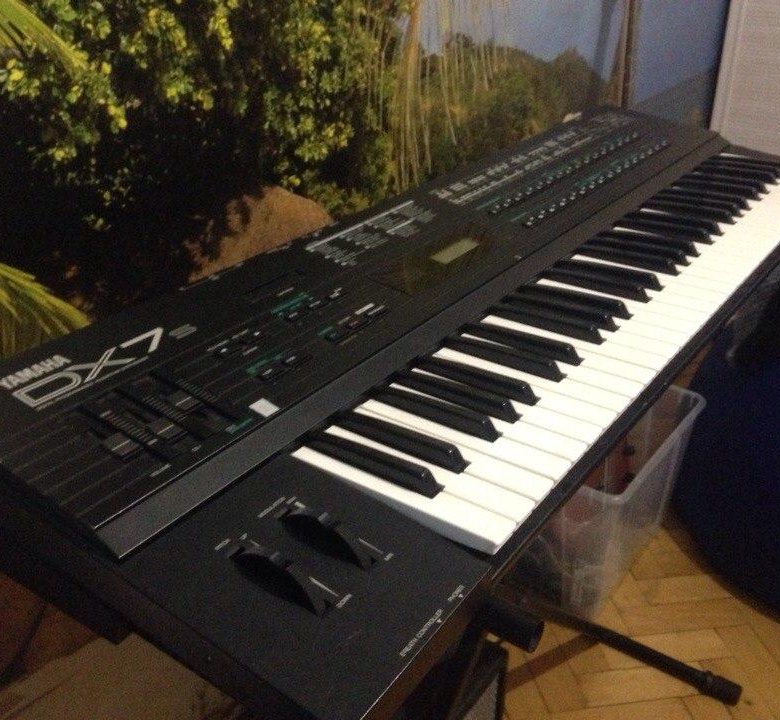 Yamaha dx. Yamaha dx7. Yamaha dx7 наследие. Синтезатор Yamaha dx4. Синтезатор Yamaha dx7 купить.