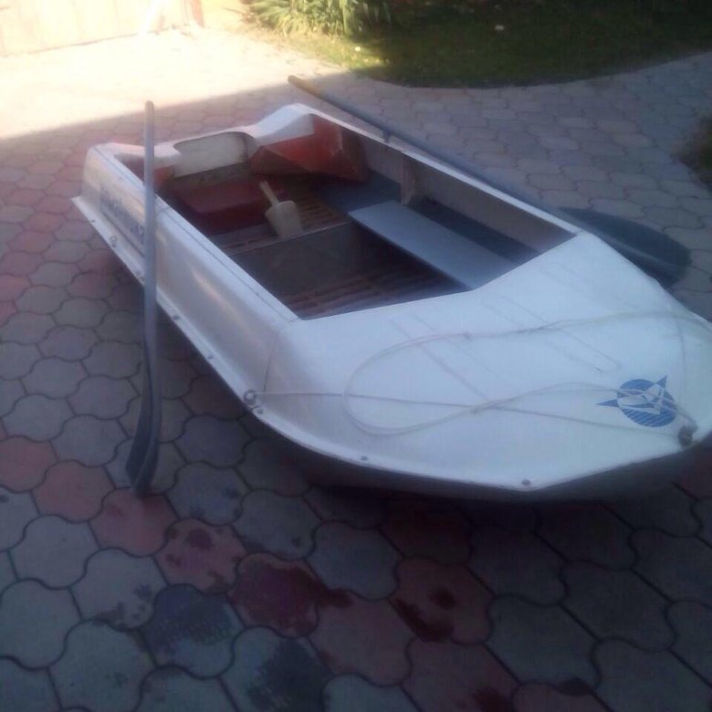 Лодка романтика на охоте Лодка романтика на охоте