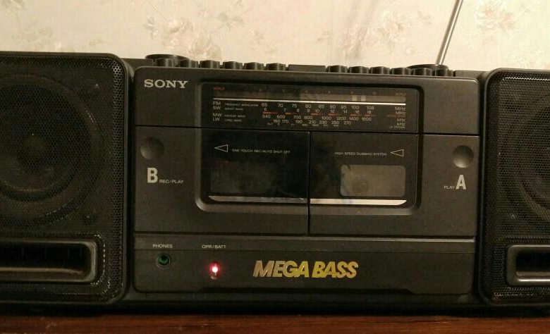 Магнитола sony cfs. Sony CFS-dw38l. Магнитола Sony CFS-b56 mk2. Магнитофон Sony CFS Megabass
