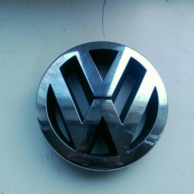 Значок фольксваген купить. Светящийся логотип VW. Фольксваген Волшебный эмблема. Логотип Фольксваген без трещины. Красивый логотип Фольксваген Крафтер фото.