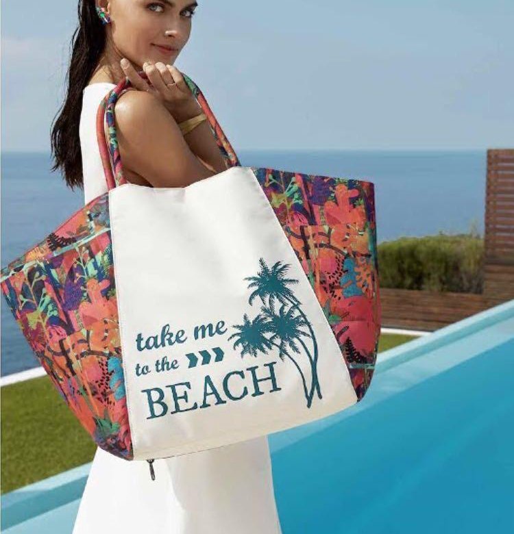 Пляжная сумка трансформер. Полотенце в сумке. 41230 орифлейм пляжная сумка. Пляжная сумка орифлейм с косметичкой. Пляжная сумка + косметичка.