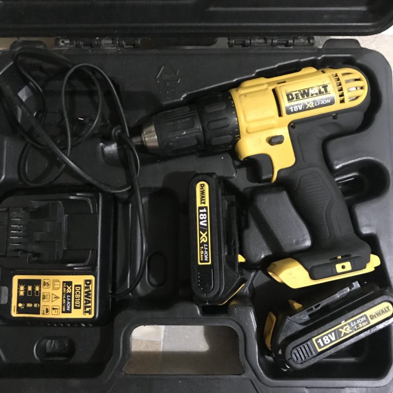 Шуруповерт деволт 18. DEWALT 7115 шуруповерт. Шуруповерт DEWALT 18 вольт. Шуруповёрт ДЕВОЛТ 24 вольта 5 ампер. Шуруповёрт DEWALT 18 вольт 2 Ампера.