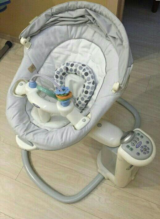 Кресло качалка graco