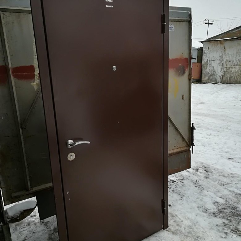 Недорогие двери металлические входные бу. Железные двери б/у. Дверь железная бу. Дверь б/у металлическая б/у. Авито двери входные металлические.