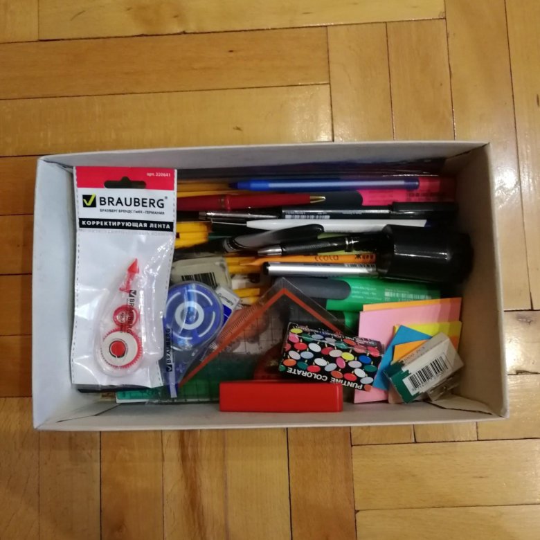 органайзер для школьника. ящички для канцелярии. в коробке с канцелярскими принадлежностями. в коробке с канцелярскими принадлежностями. бокс с канцелярией.