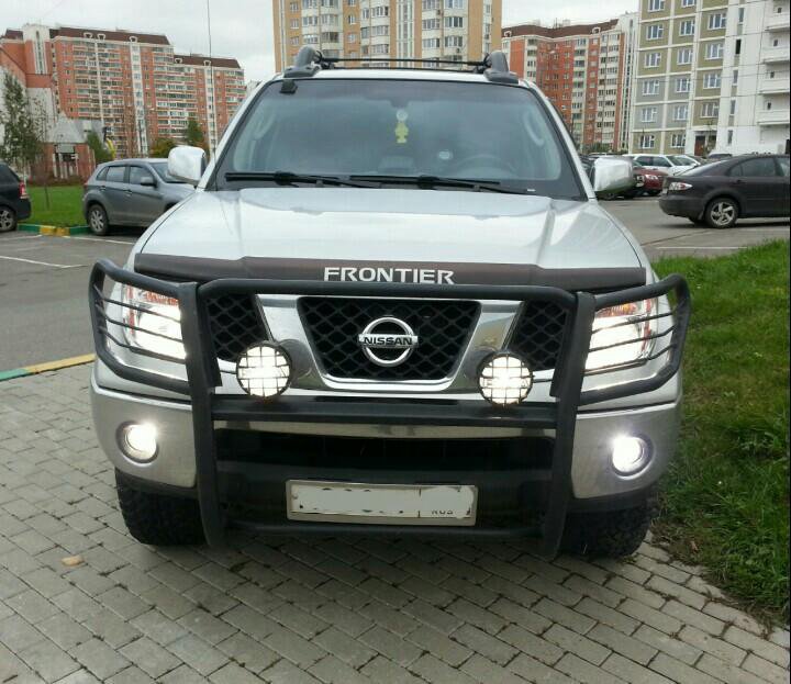 Nissan Pathfinder с кенгурятником