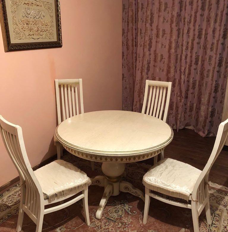 Мебель кизляр. Киргу столы и стулья. Киргу столы и стулья для кухни. Столы и стулья в Махачкале. Киргу столы кухонные.