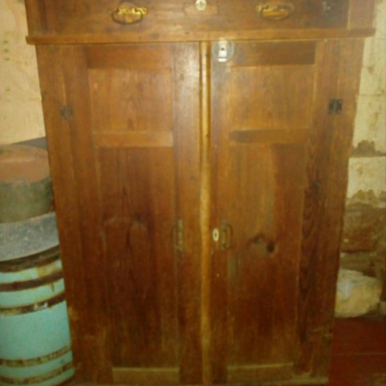 Шкаф 50 годов. Продаю старый шкаф. Продаю старый шкаф. Антикварный шифоньер. Продаю старый шкаф.