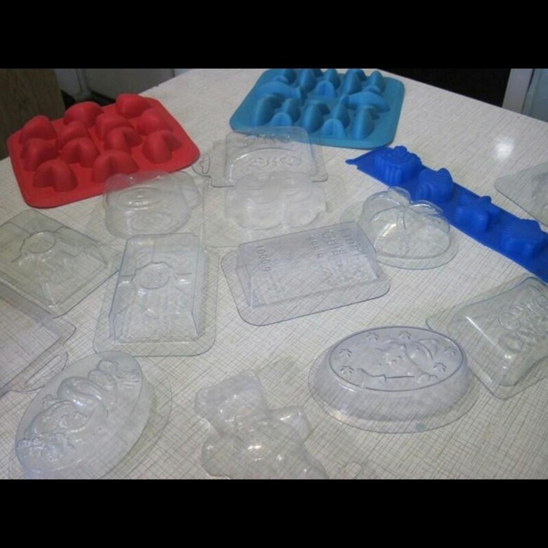 Можно формы для мыла. Пластиковые формы. Формочки для мыловарения. Пластиковые формочки. Формы для изготовления мыла.