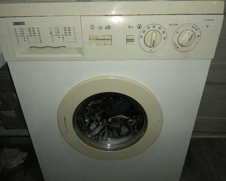 Zanussi fl 704 nn. Занусси стиральная машинка fl704nn. Стиральная машина Занусси 704. Стиральная машина Zanussi FL 704 nn. Zanussi fl704 n n стиральная машина.