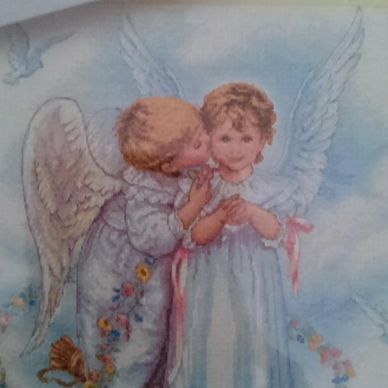 Поцелованные ангелом. Поцелуй ангела. Ангел целует девочку. Отшитая вышивка поцелуй ангела. Вышивка поцелуй ангела.