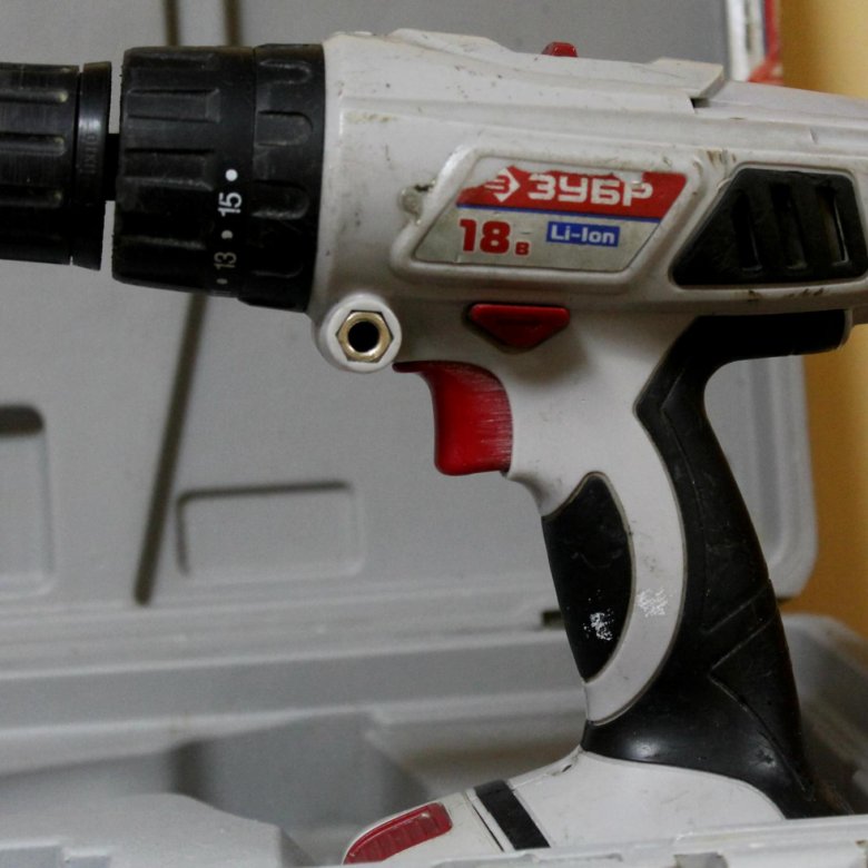 Аккумуляторная дрель-шуруповерт зубр да-12-2-ли. Зубр li 18. Зубр li 18. Шуруповерт зубр зда 14. Кнопки на гайковерт зубр аккумуляторный.