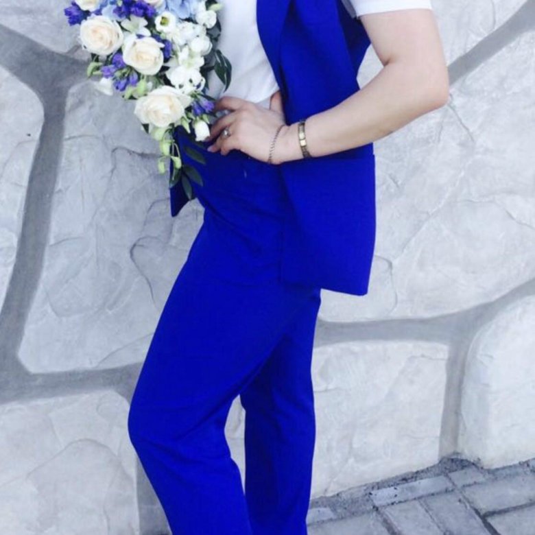 Синий костюм для девушки