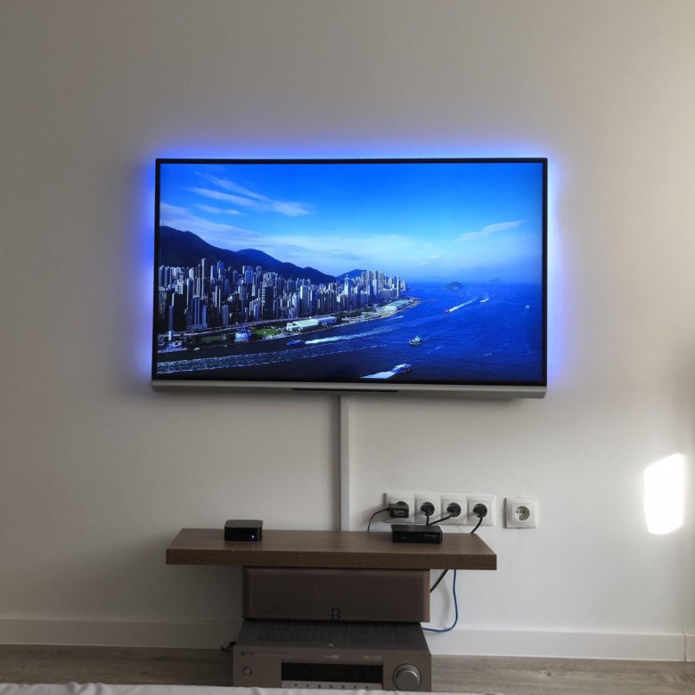 Телевизоры филипс 47. Филипс 47 дюймов. Philips 32 дюйма с Ambilight. Philips 47 дюймов Ambilight. Телевизор Филипс с подсветкой эмбилайт 47 дюймов.