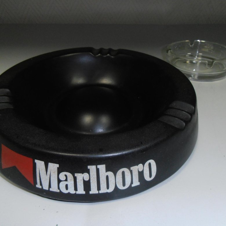 Держатель для пачки сигарет в автомобиль. Пепельница от marlboro оригинал. Пепельница мальборо. Пряжка marlboro classics. Пепельница большая мальборо.