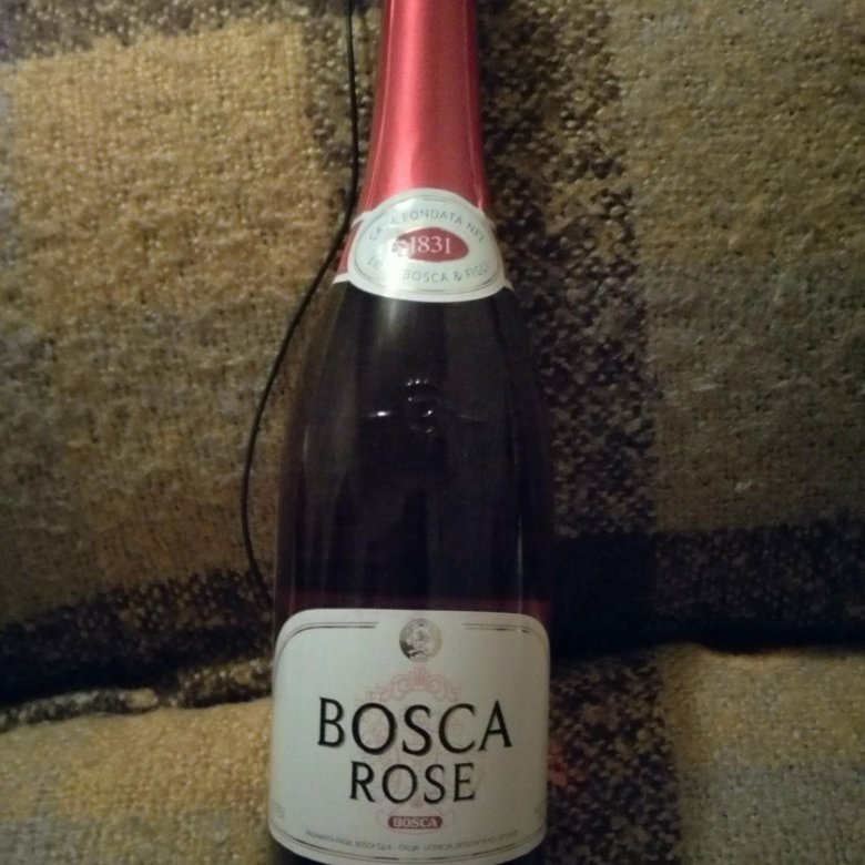 Красно белое боско цена. Bosca Rose шампанское. Боско шампанское розовое полусладкое. Игристое вино Боско полусладкое. ГАЗ Bosca Rose розовый полусладкий.