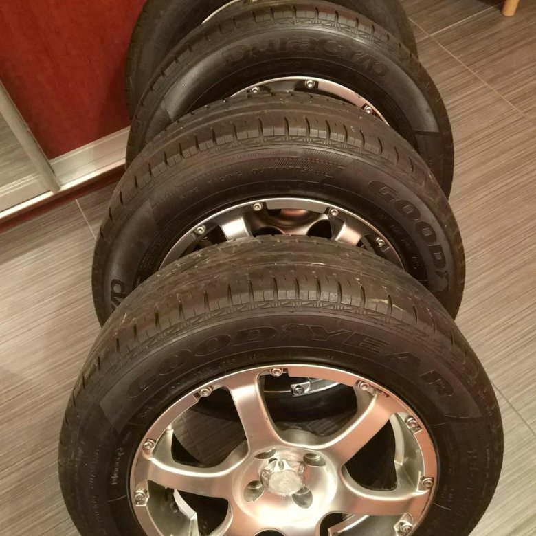 Комплект колес с дисками 195/65 R15 – купить в Москве, цена 9 500 руб ...
