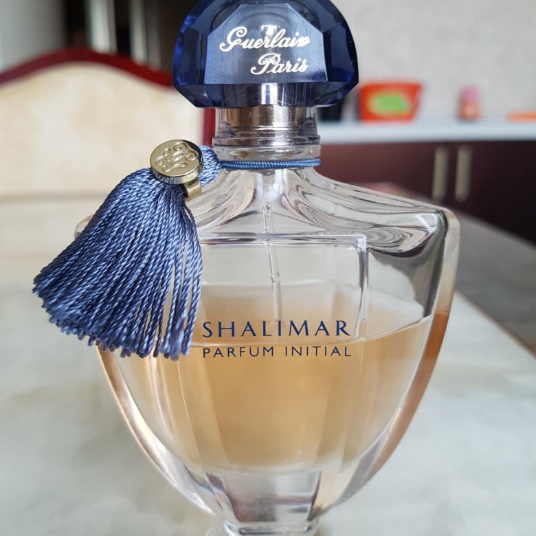 Флаконы shalimar. Тестеры shalimar guerlain. Shalimar parfum initial l'eau. Герлен духи шалимар шалимар духи. Parfum initial.