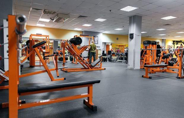 Фитнес отрадное. Юни Джим Отрадное. Юни Джим фитнес. Спортклуб юни-Джим. Спортзал юни Джим.