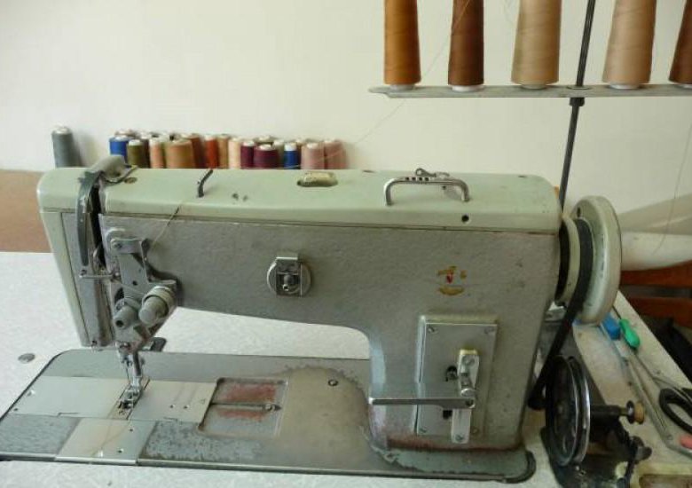 Б у промышленные швейные. 862 Класс швейная машина. Швейная машинка ПМЗ 862к. Советская Промышленная машинка. Швейная машина Заводская для кожи.