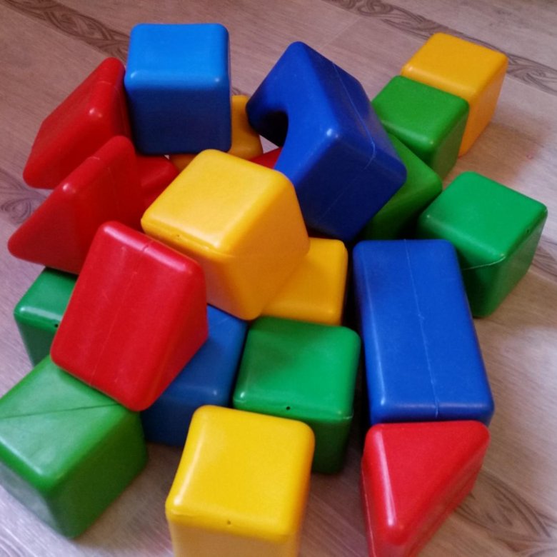 Кубики большие цена. Кубики пластмассовые. Кубик пластиковый. Кубики детские пластмассовые. Пластиковые кубики для детей.