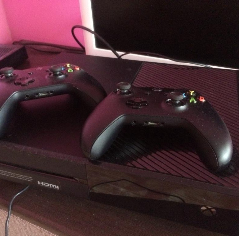 Xbox авито. Приставка Xbox one fat 500gb. Xbox one fat 500gb. Xbox one fatty 2 джойстика. Xbox one fat 500gb с карбоном.